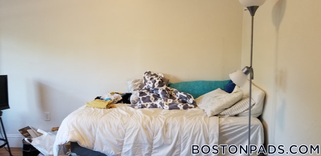 Building Photo - 1191 Boylston St