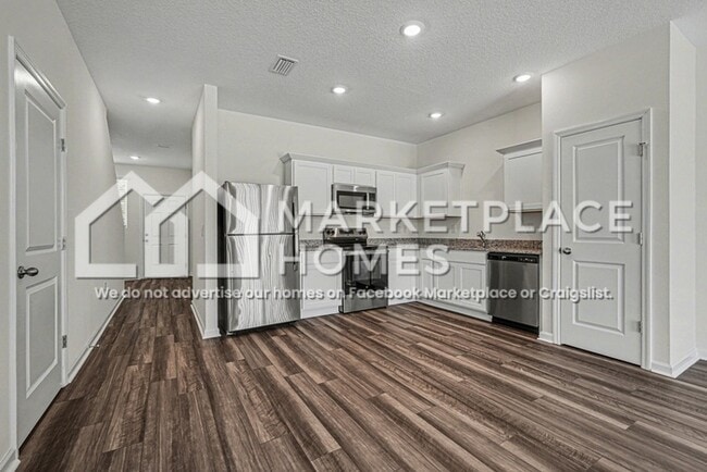 Building Photo - 11777 Sylvia St