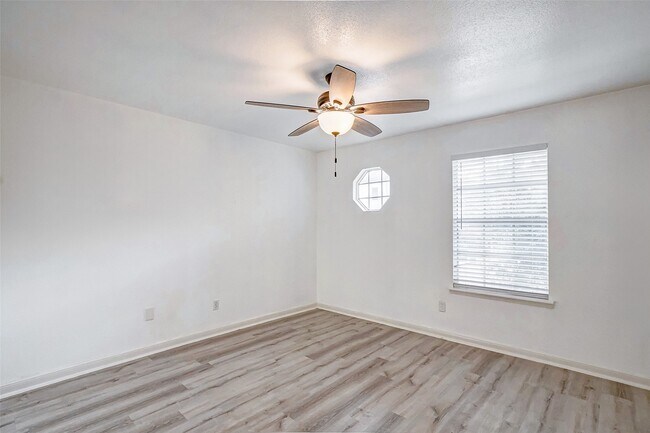 Foto del edificio - 778 Thicket Ln