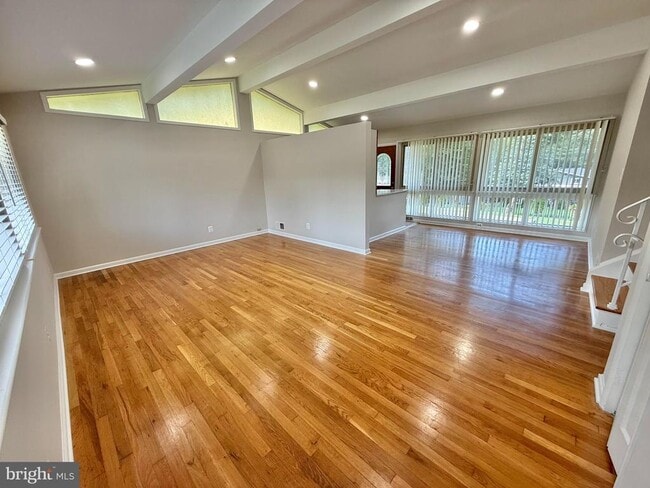 Building Photo - 7700 Glenister Dr