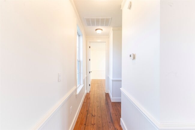 Foto del edificio - 3831 Meadow View Ln