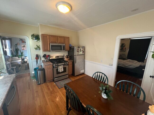 Building Photo - 276 Highland Ave