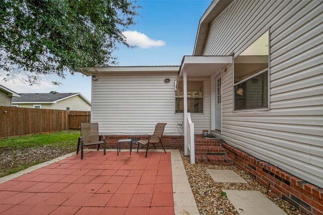 Building Photo - 21415 Sweet Grass Ln