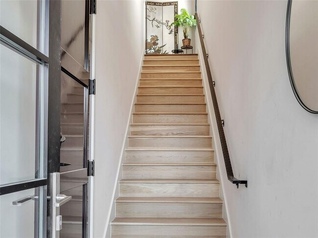 Foto del edificio - 1229 N Dewey Ave