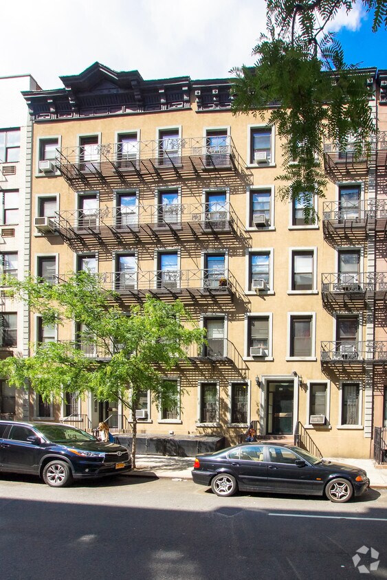 Foto del edificio - 341 E 65th St