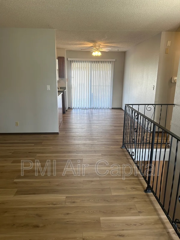 Building Photo - 1530 N Maybelle St