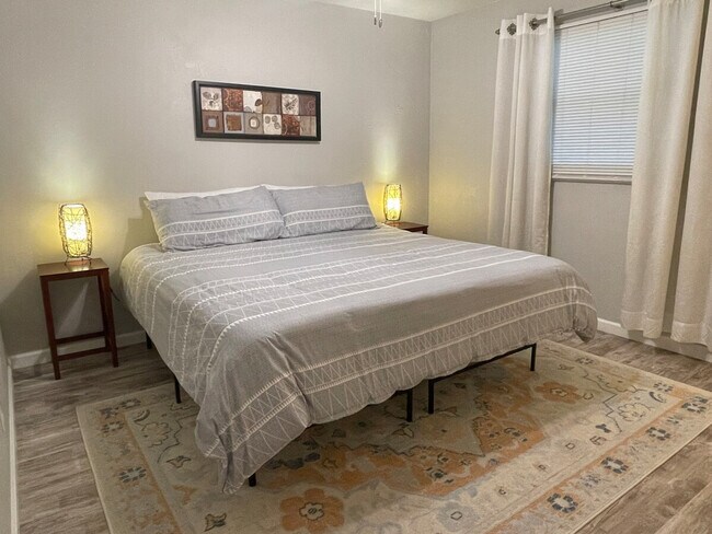 Foto del edificio - 915 W Weiland Ave