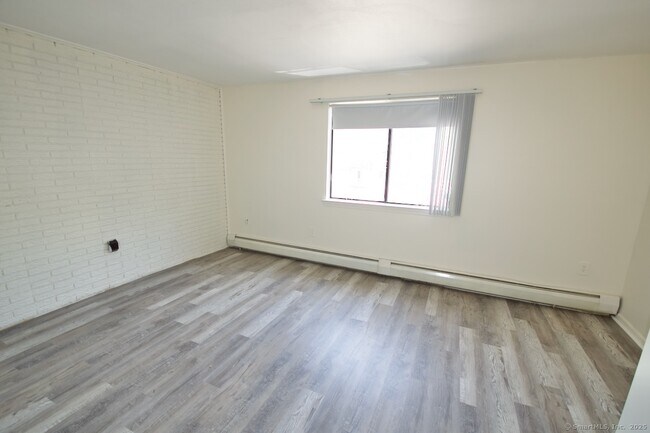 Building Photo - 839 Blackstone Vlg