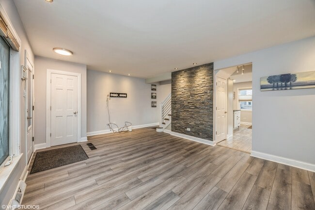Building Photo - 5236 W 54th St