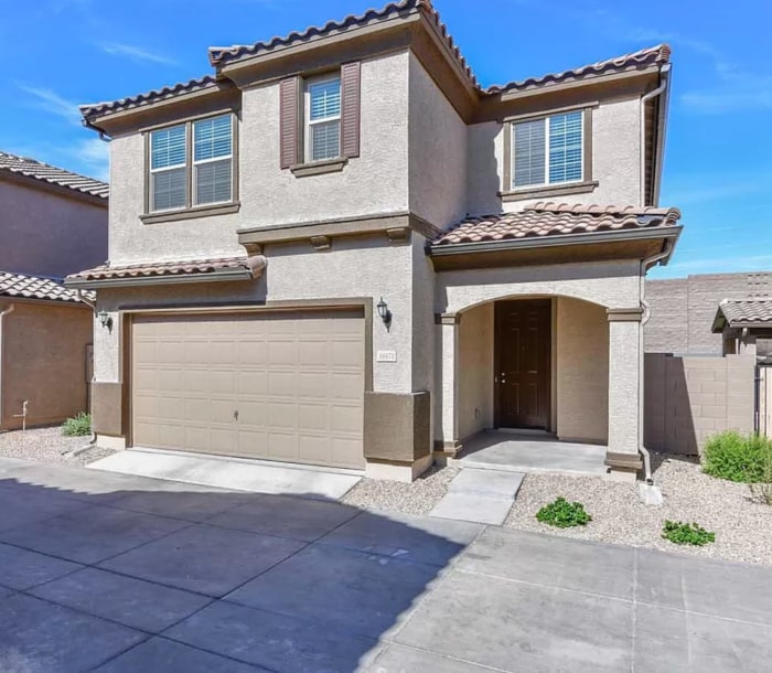 Foto principal - Spacious 2-Story, 3 Bedroom/2.5 Bath Home ...
