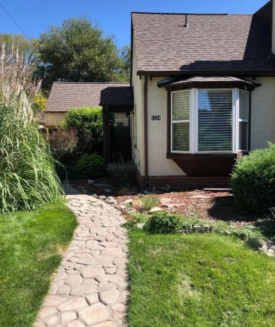 Primary Photo - 1224 Albion St