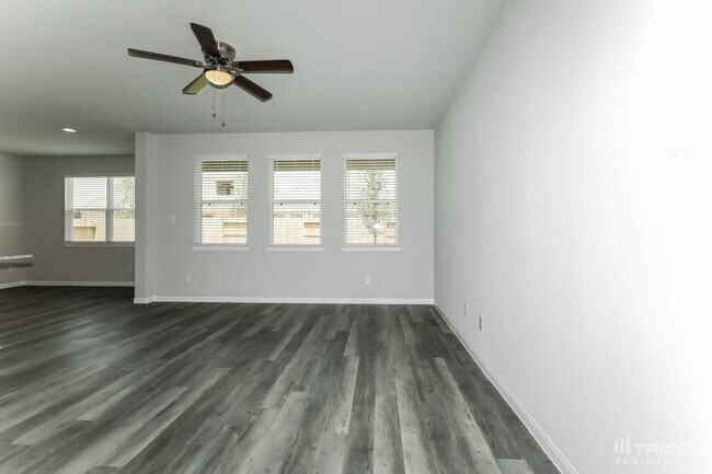 Foto del edificio - 3465 Wooded Ln