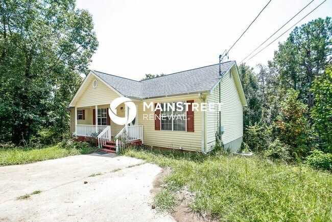 Foto del edificio - 3 Bedroom Pet-Friendly Home in Gainesville, GA with Main Street Renewal