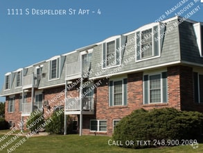 Building Photo - 1111 S Despelder St