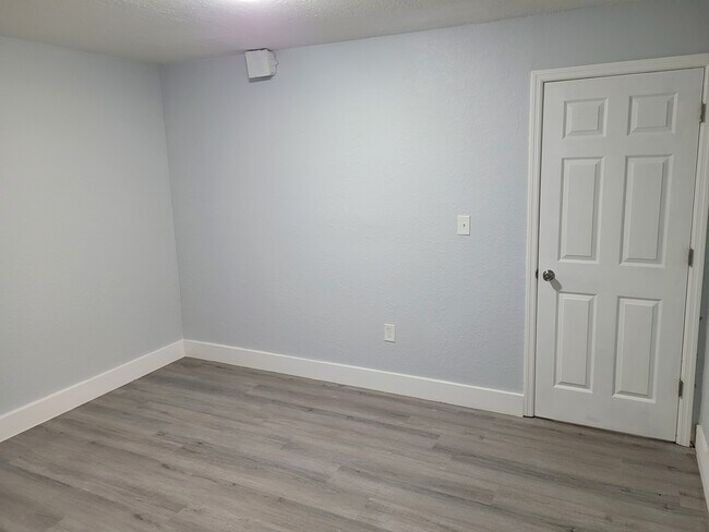 Foto del edificio - 815 S Bay Ave
