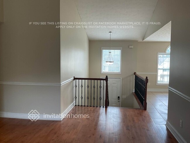 Building Photo - 3329 Silver Ridge Dr