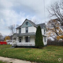 Building Photo - 1131 S High Ave