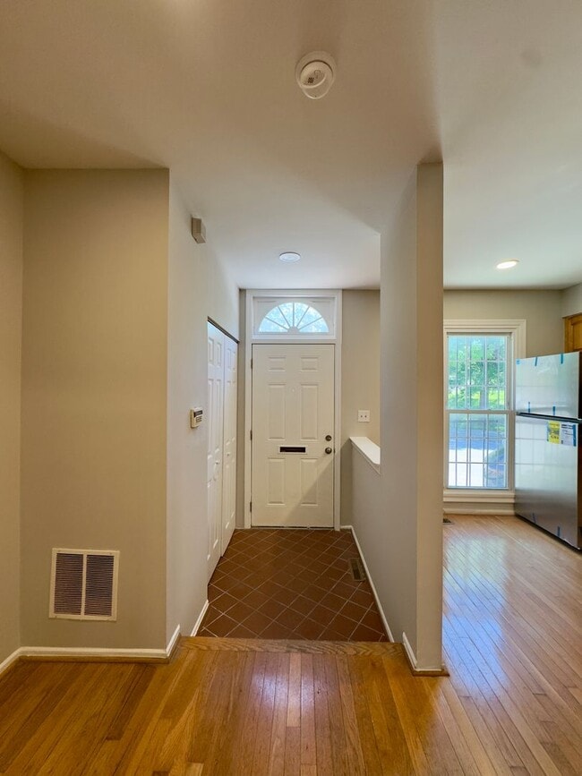 Building Photo - Charming 3 Bedroom/2 Bathroom Townhome in Pigtown, MD!