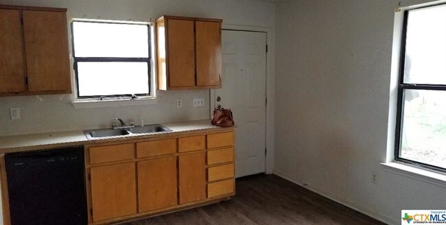 Building Photo - 308 Horseshoe Dr