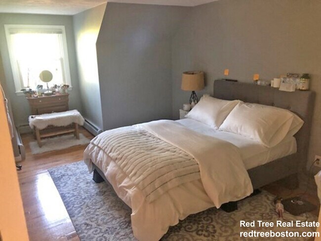 Building Photo - 8 Andria Rd