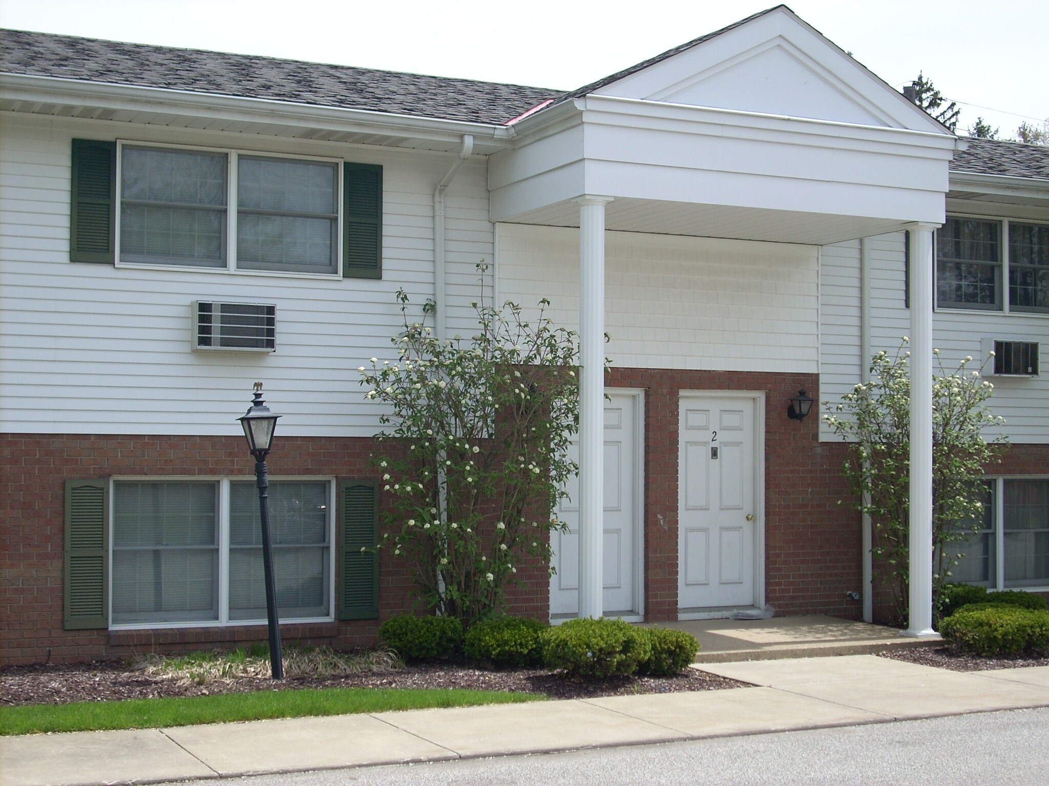 Grove Manor Apartments – photo 4