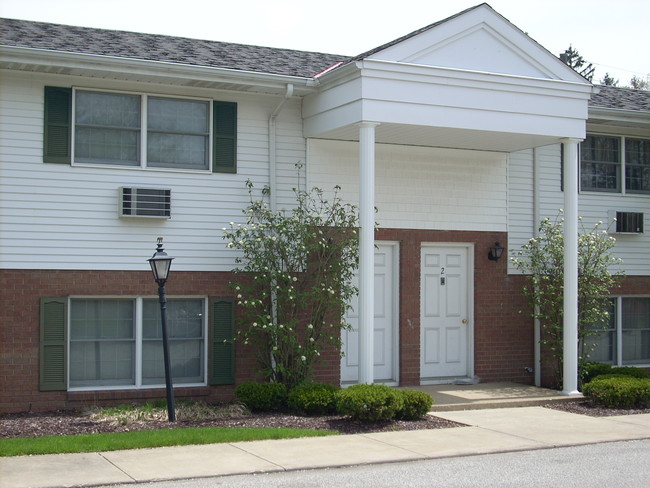 Building Photo - Grove Manor Apartments