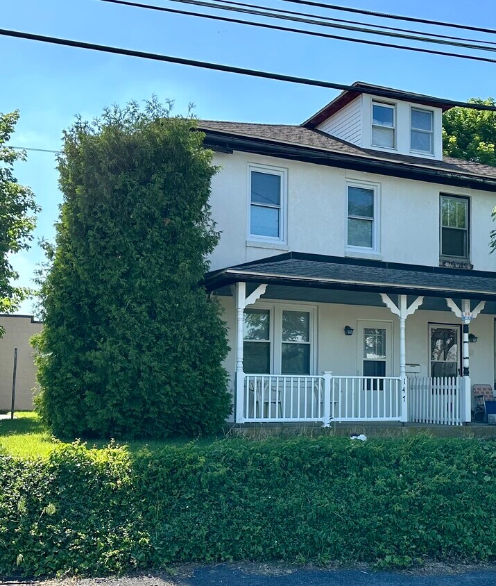 Primary Photo - 147 Bowers Rd
