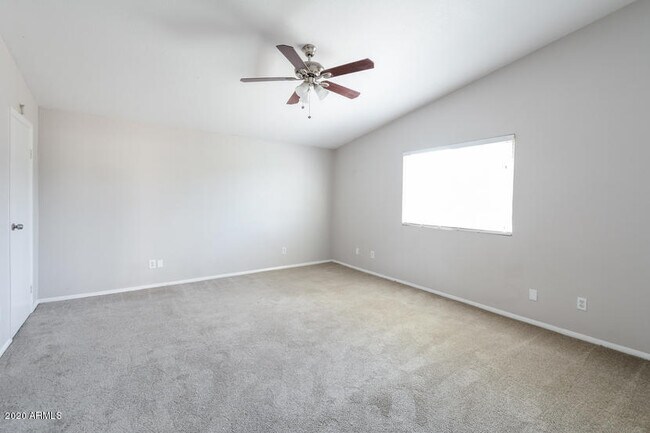 Building Photo - 10915 W Glenrosa Ave