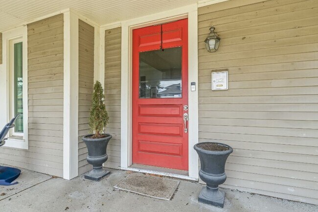 Building Photo - 2130 N Delaware St