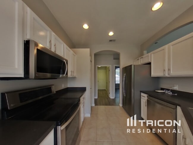 Building Photo - 6473 Myrtlewood Dr