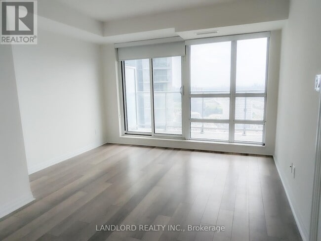 Building Photo - 2015 Sheppard Ave E