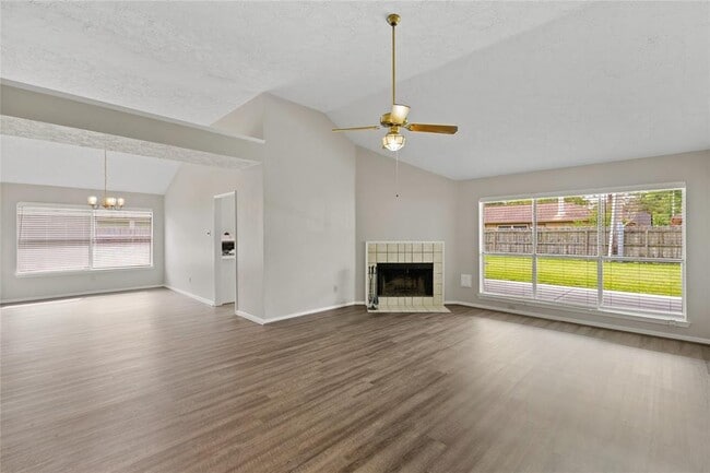 Building Photo - 13111 Rosstown Dr