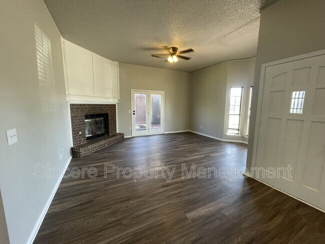 Photo - 2121 Lonnie Ln House