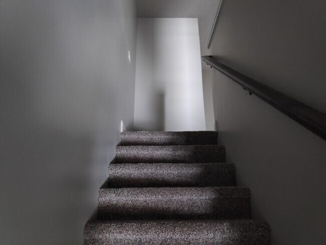 Building Photo - 404 W 1325 N