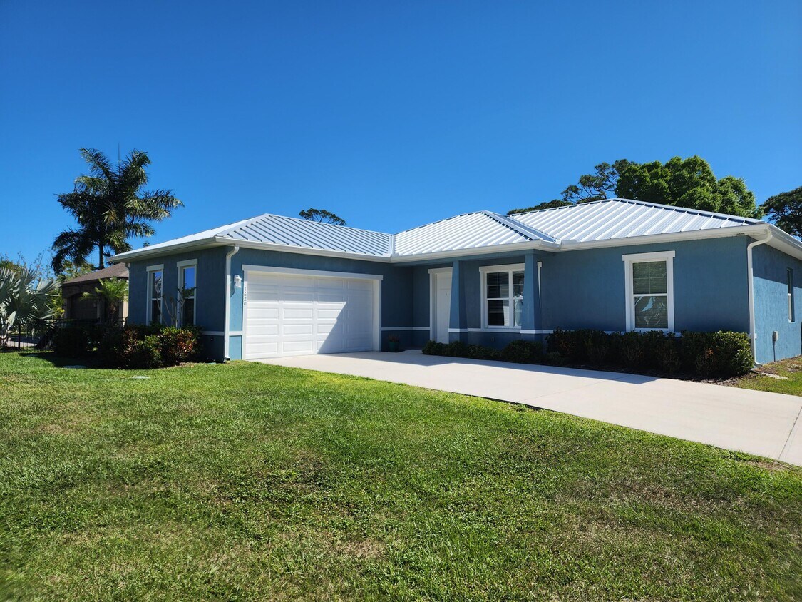 Foto principal - 1620 Newfound Harbor Dr
