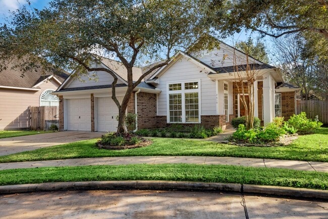 Foto del edificio - 3610 Hill Family Ln