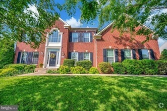 Building Photo - 7519 Edington Dr