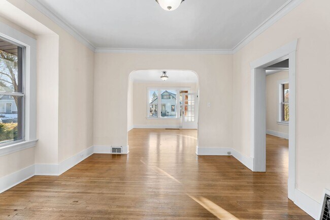 Building Photo - Beautiful Home in the Garland District