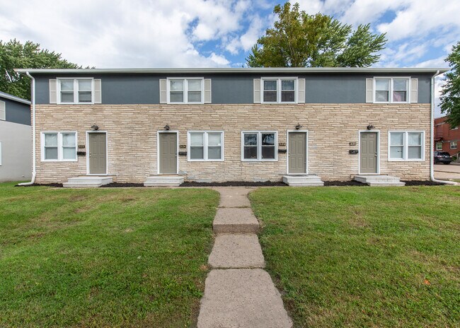 Foto del edificio - Downtown Townhomes