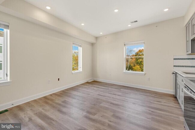 Building Photo - 511 Gorgas Ln