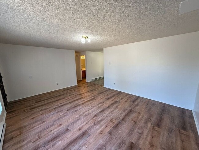 Building Photo - 2780 Ladd Ave NE