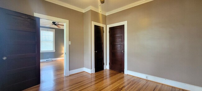 Foto del edificio - Charming 2 bedroom bungalow in Lakeside/Staples Mill area.
