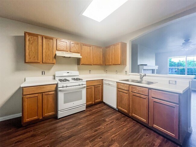 Building Photo - 356 Jim Miller Dr