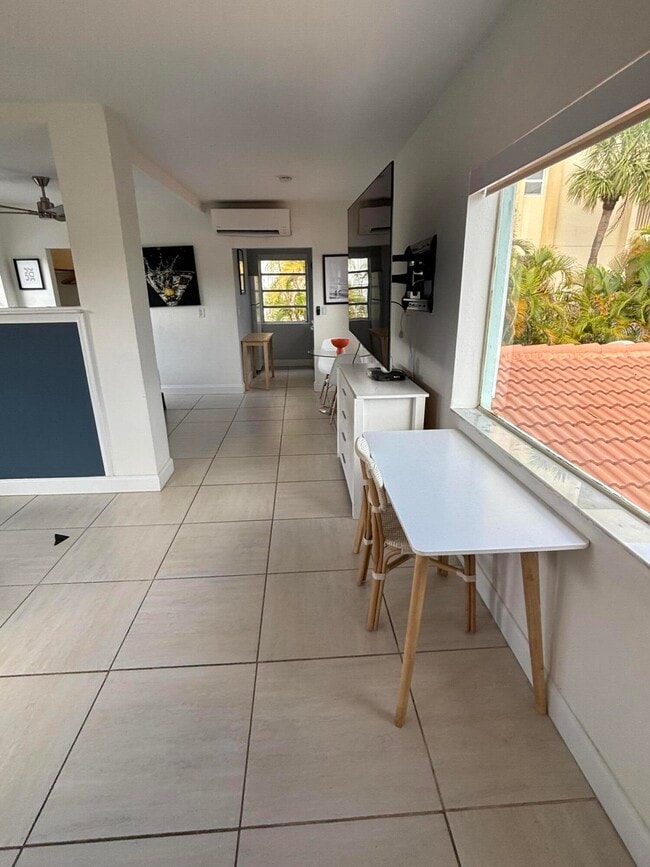 Building Photo - 381 SE 20th Ave