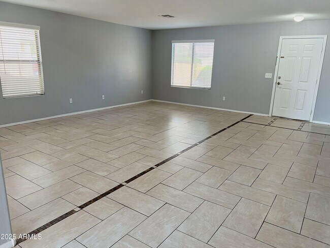 Building Photo - 2874 W Mineral Butte Dr