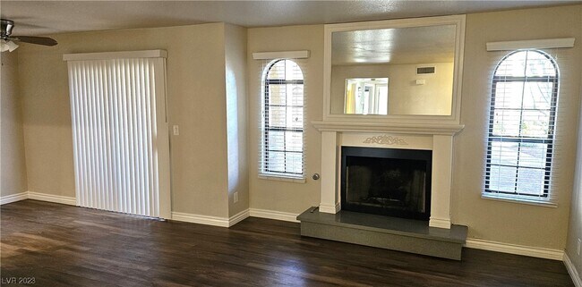 Building Photo - 4044 Delos Dr