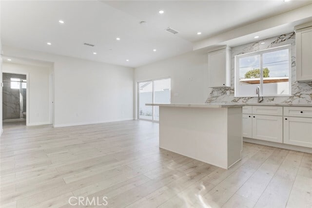 Foto del edificio - 7408 Radford Ave