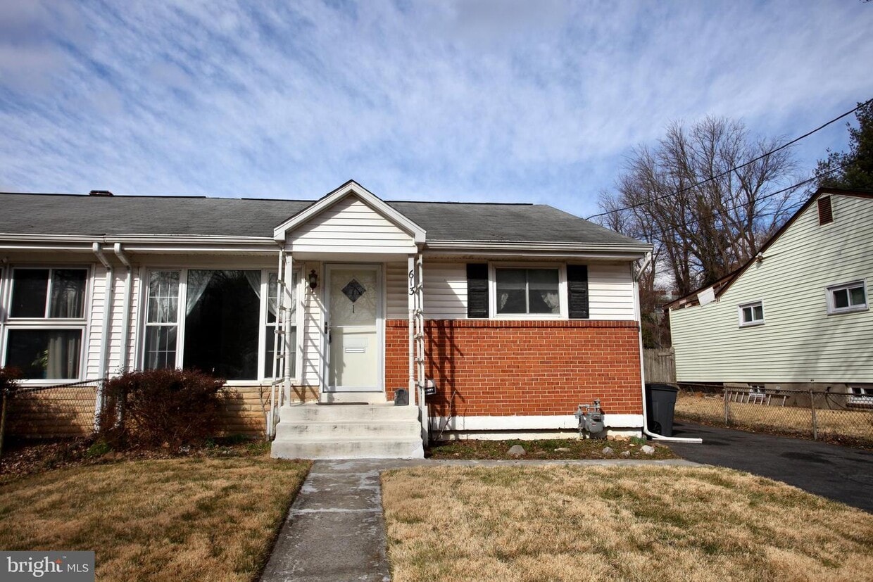 Primary Photo - 613 W Lynfield Dr