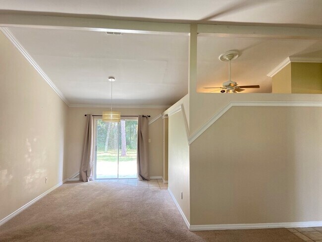 Building Photo - 903 Manatee Ct