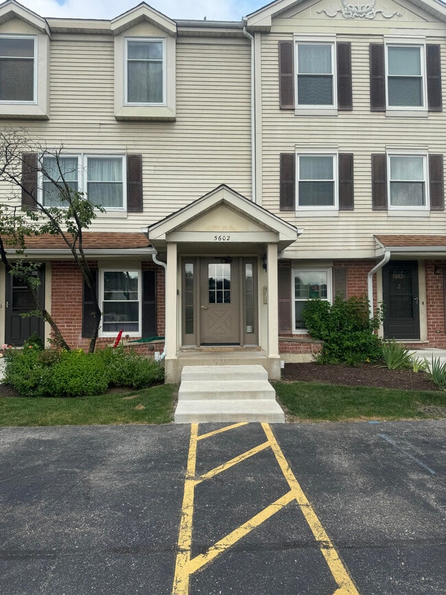 Building Photo - 5602 Tinder